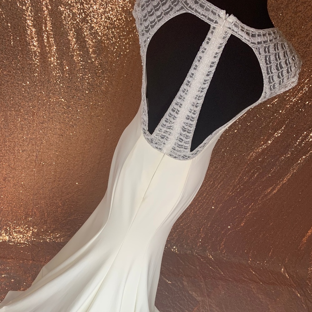 New wedding gown size 6